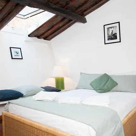 Delizioso Loft Piazza Di Spagna Apartment *