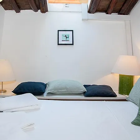 Apartment Delizioso Loft Piazza Di Spagna